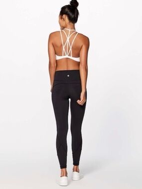 Lululemon In Movement 7/8 Tight *Everlux 25"
Black